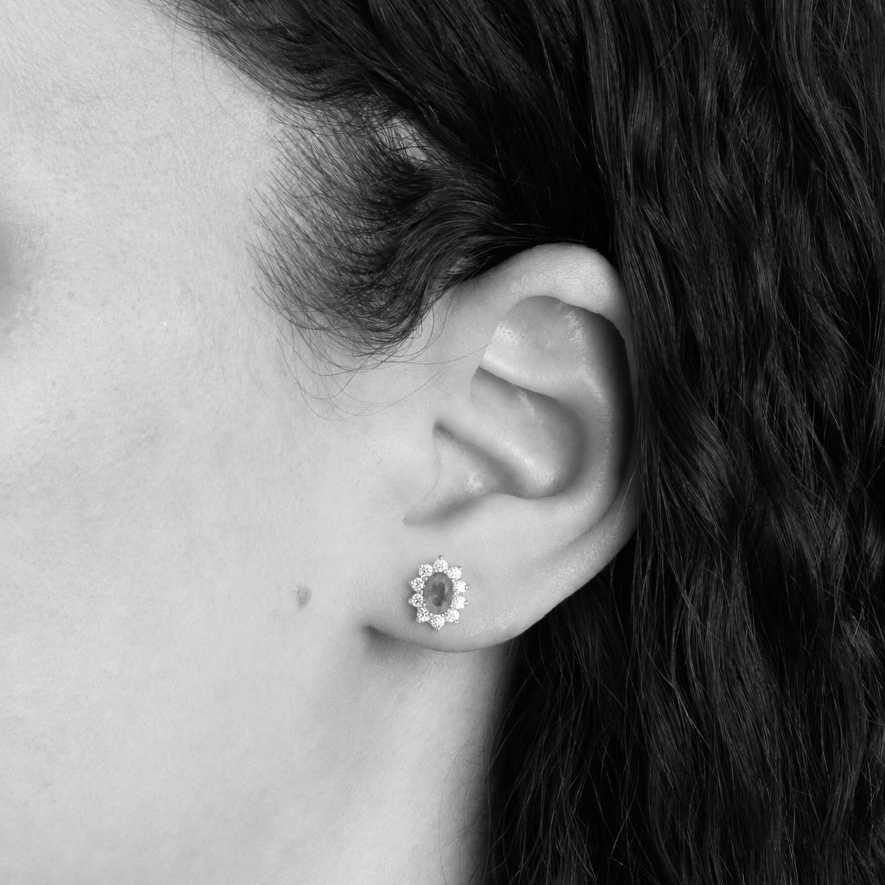 9ct Yellow Gold Emerald Stud Earrings