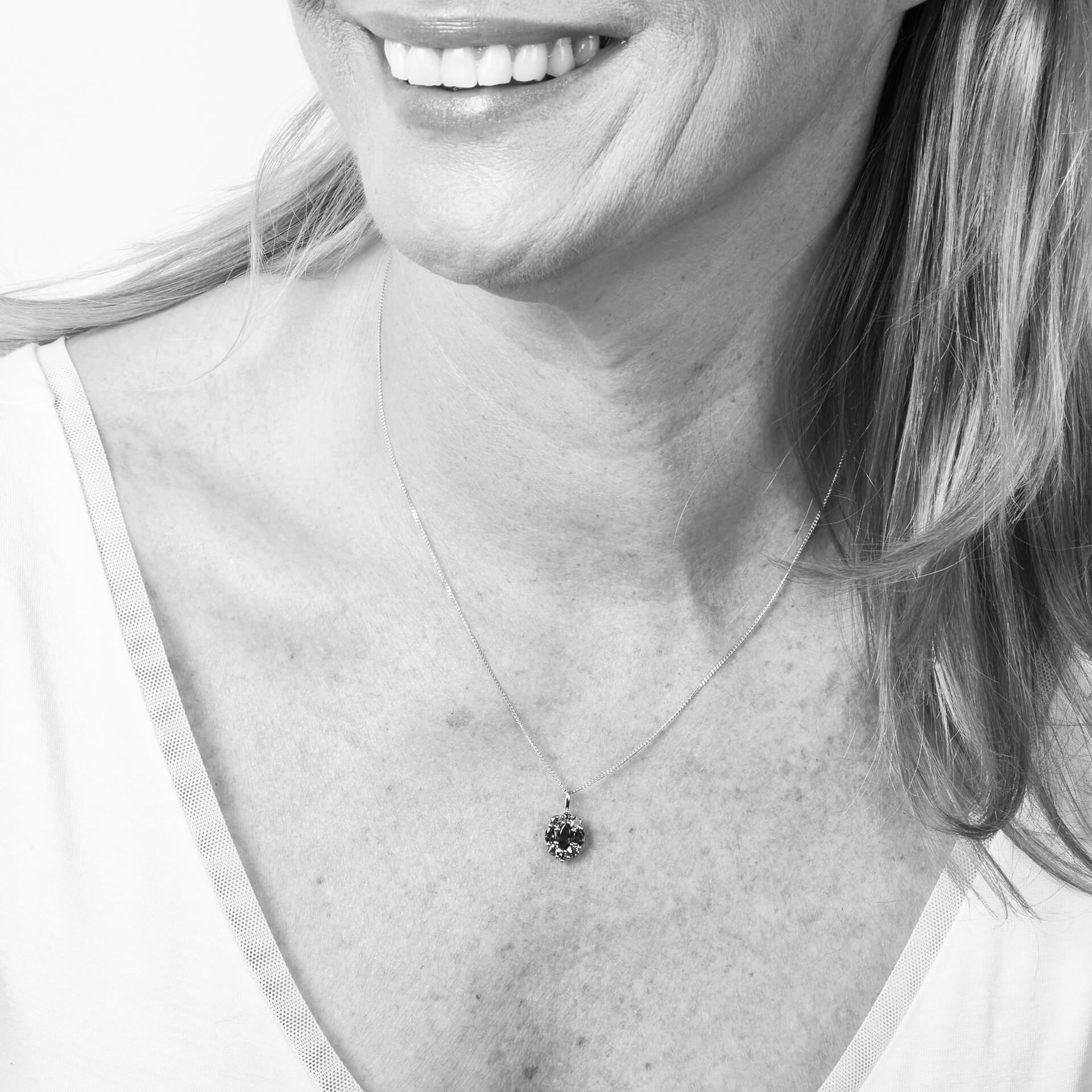 Elements Gold Barcelona Cluster Pendant
