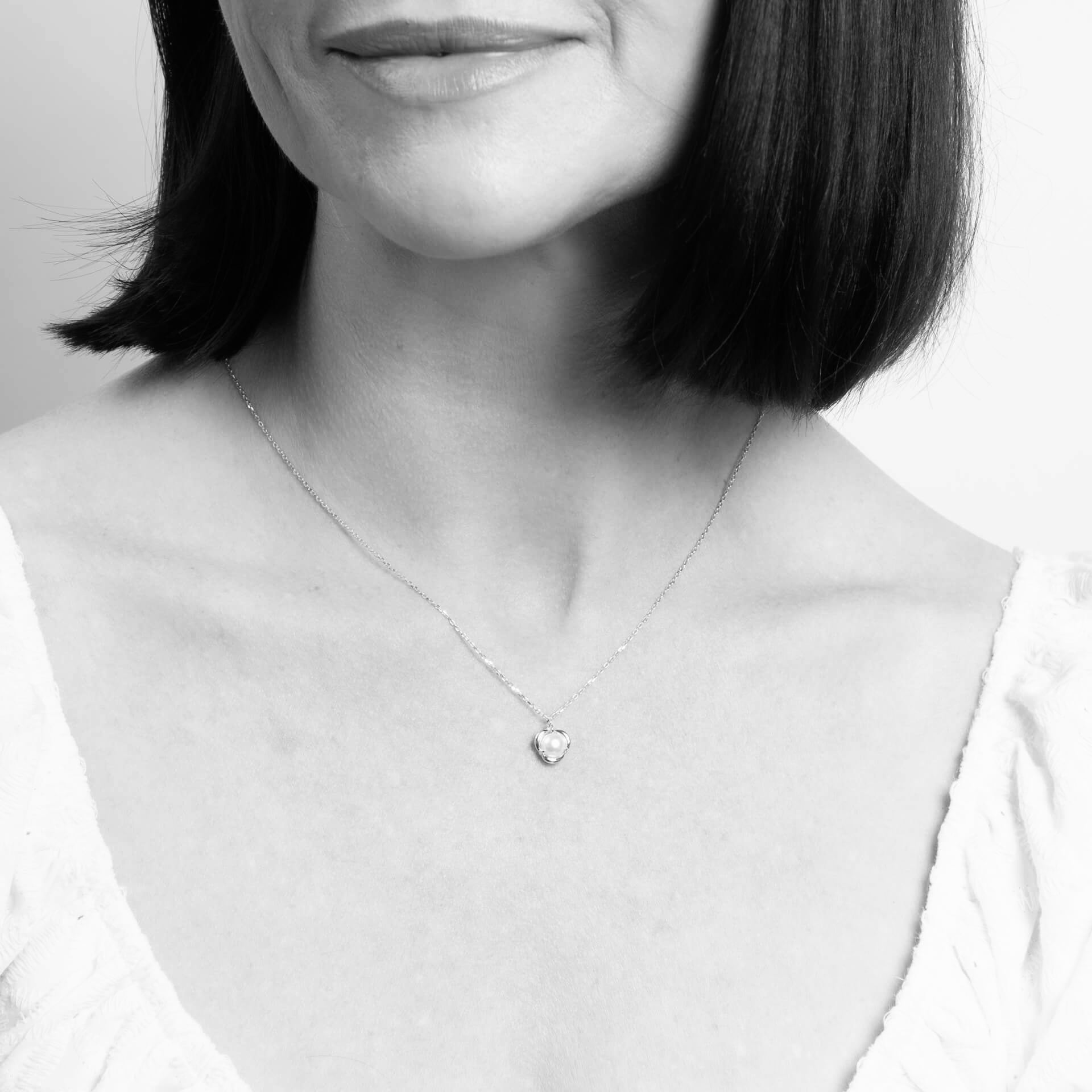 Elements Gold Petal Set Pearl Necklace