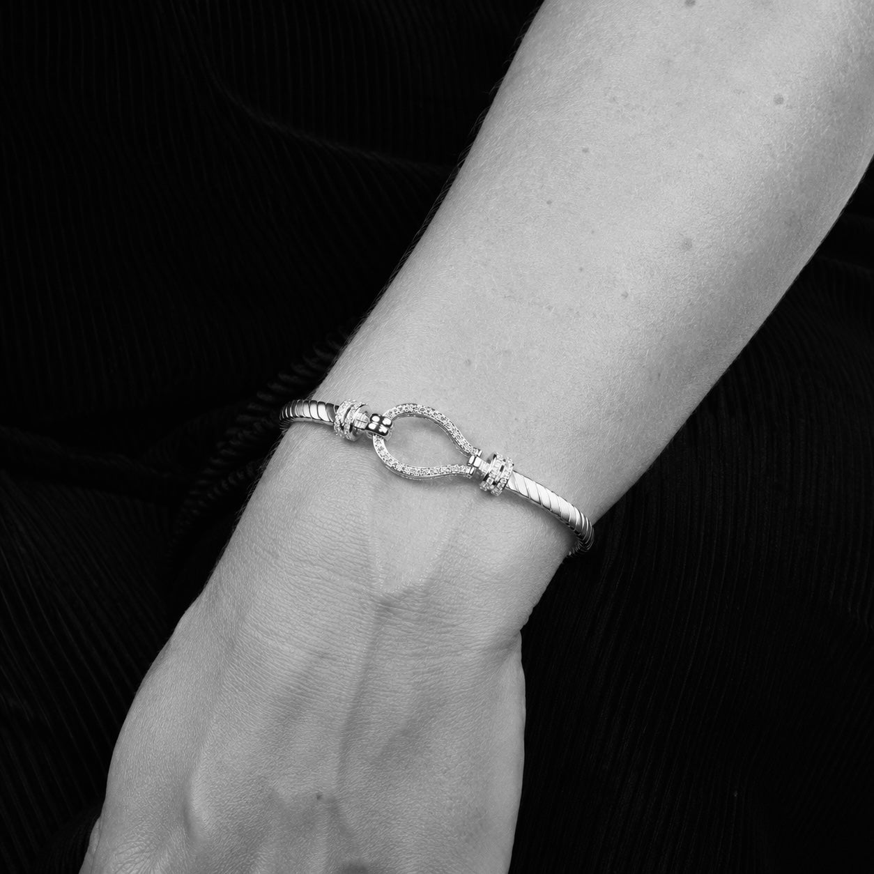 9ct Yellow Gold Hook Bangle