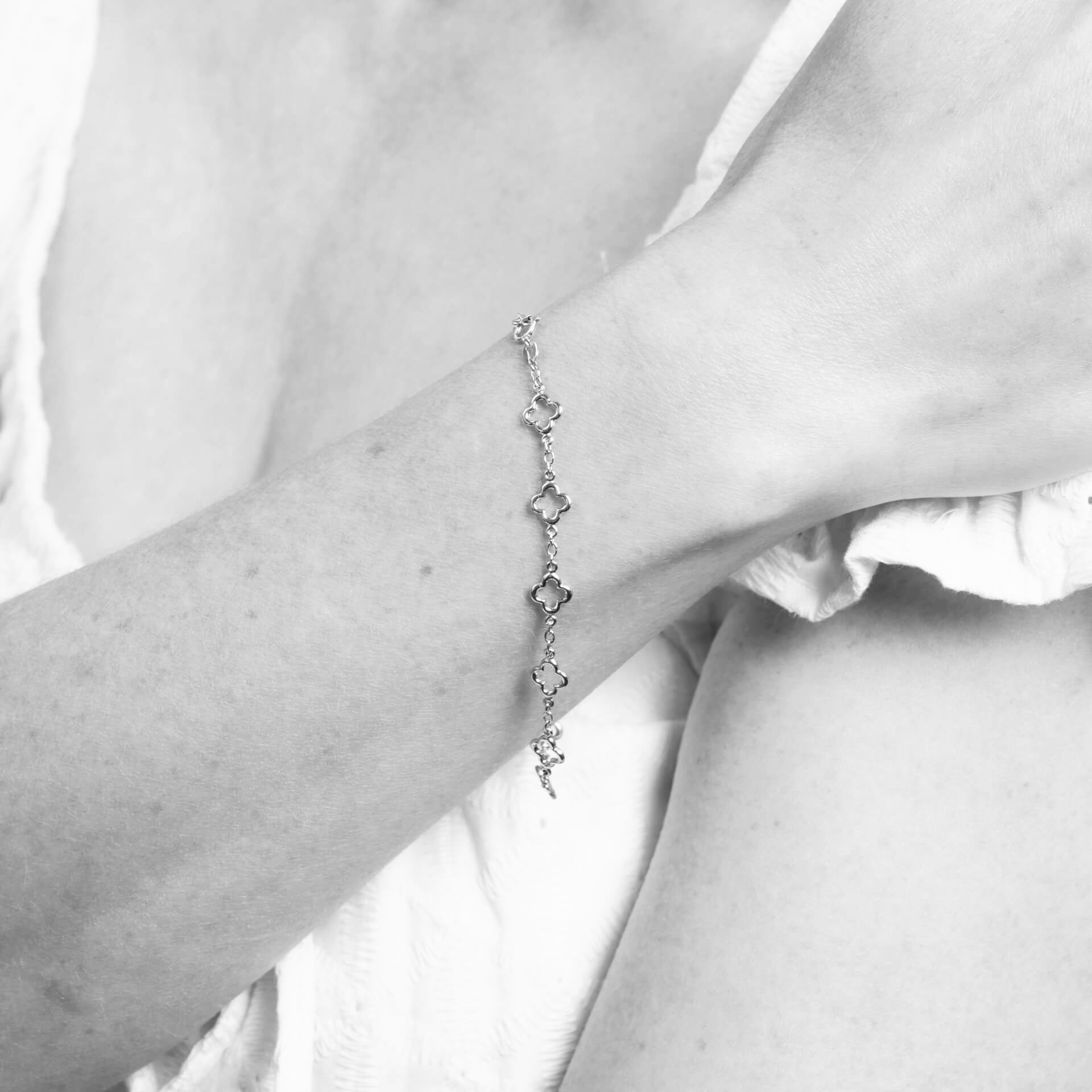 Elements Gold Quatrefoil Station Bracelet