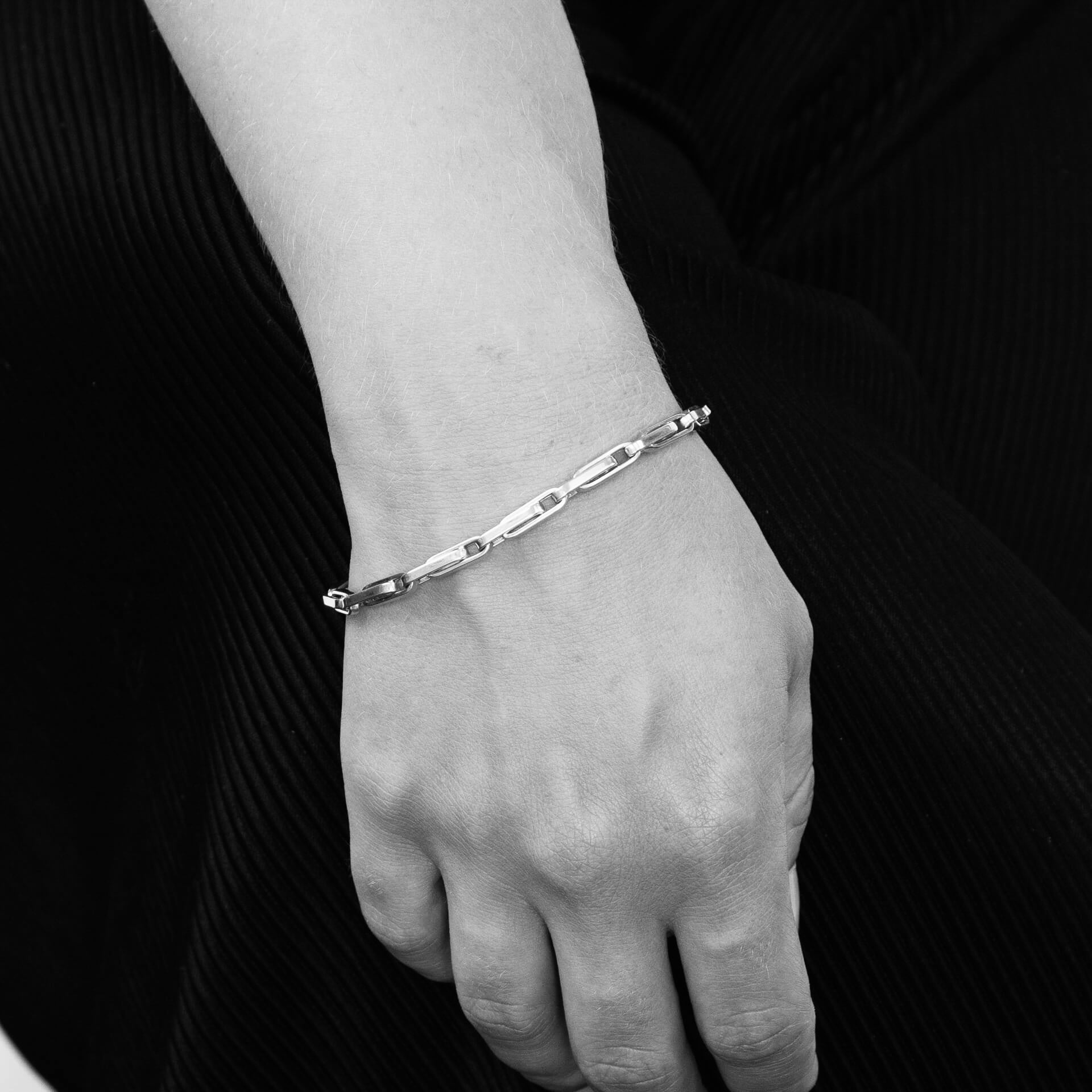 Elements Gold Long Flat Links Bracelet