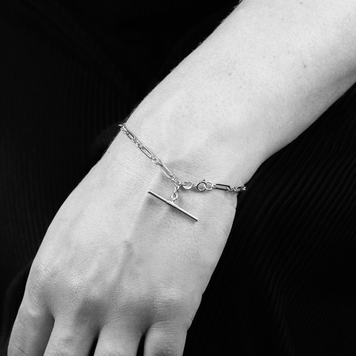 Elements Gold T-Bar Chain Bracelet