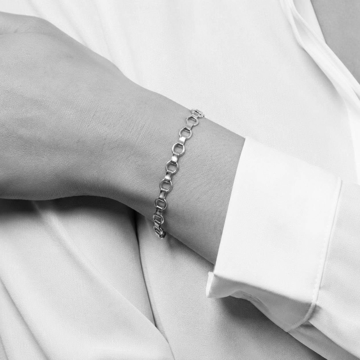 Elements Gold Circle Link Bracelet